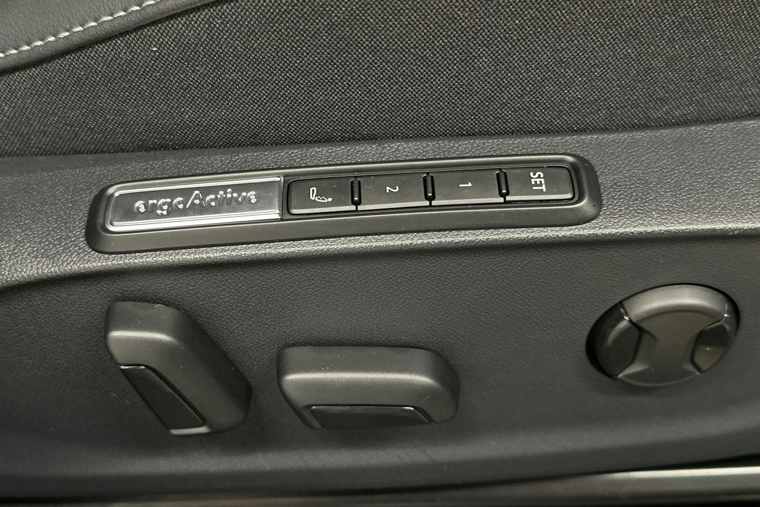 valkoinen Volkswagen ID.7 2025 kuva 22.