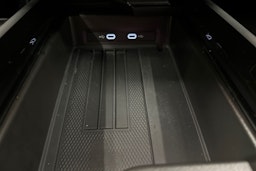 valkoinen Volkswagen ID.7 2025 kuva 36.