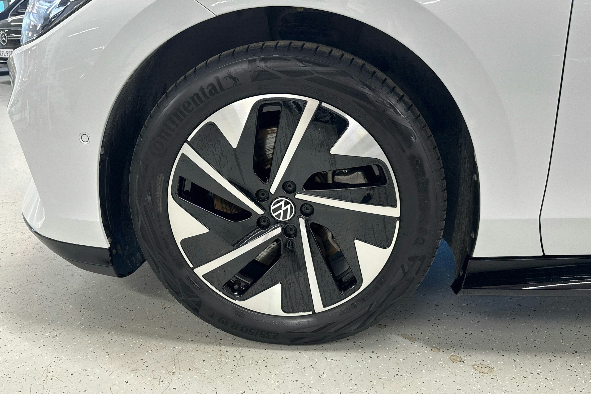 Valkoinen Volkswagen ID.7 2024 kuva 9.