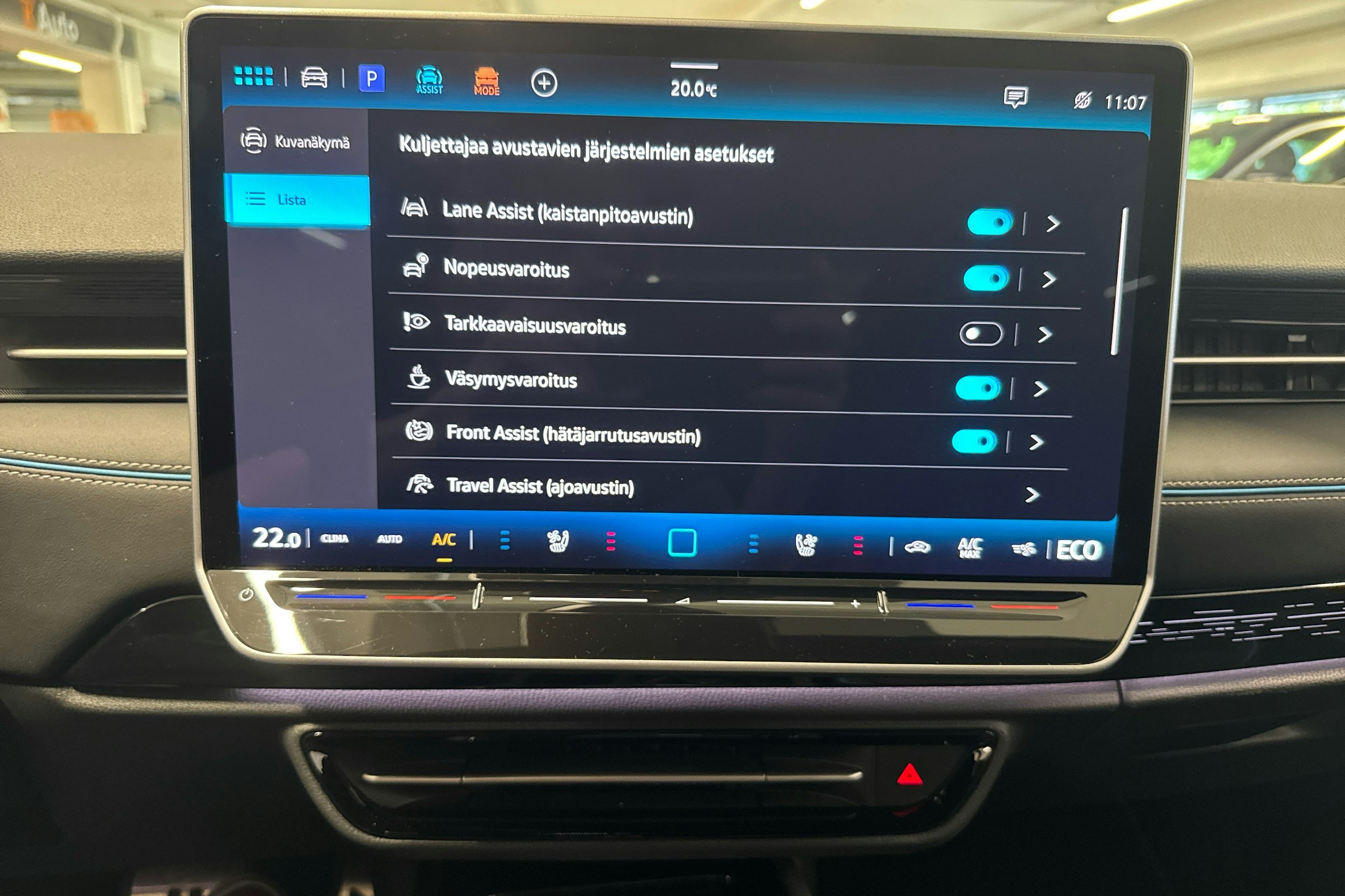 Valkoinen Volkswagen ID.7 2024 kuva 18.