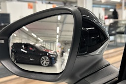 Valkoinen Volkswagen ID.7 2024 kuva 21.
