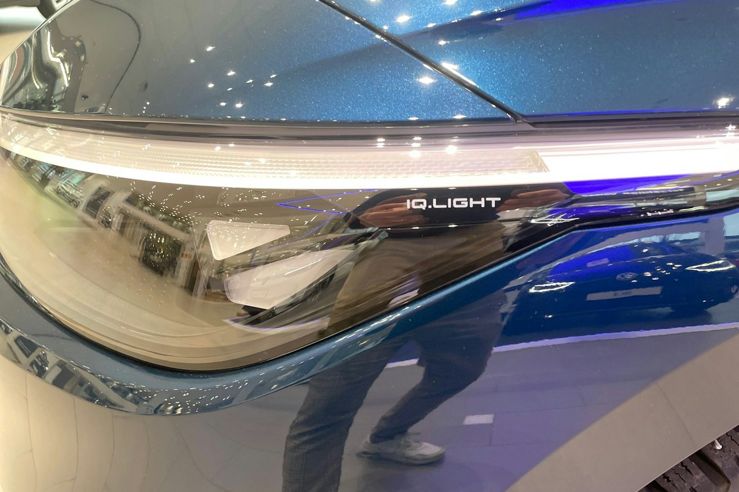 sininen Volkswagen ID.7 2024 kuva 11.