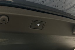sininen Volkswagen ID.7 2024 kuva 35.