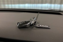 sininen Volkswagen ID.7 2024 kuva 37.