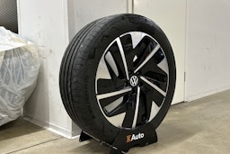 sininen Volkswagen ID.7 2024 kuva 10.