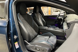 sininen Volkswagen ID.7 2024 kuva 11.