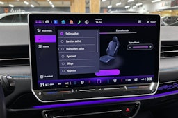 sininen Volkswagen ID.7 2024 kuva 17.