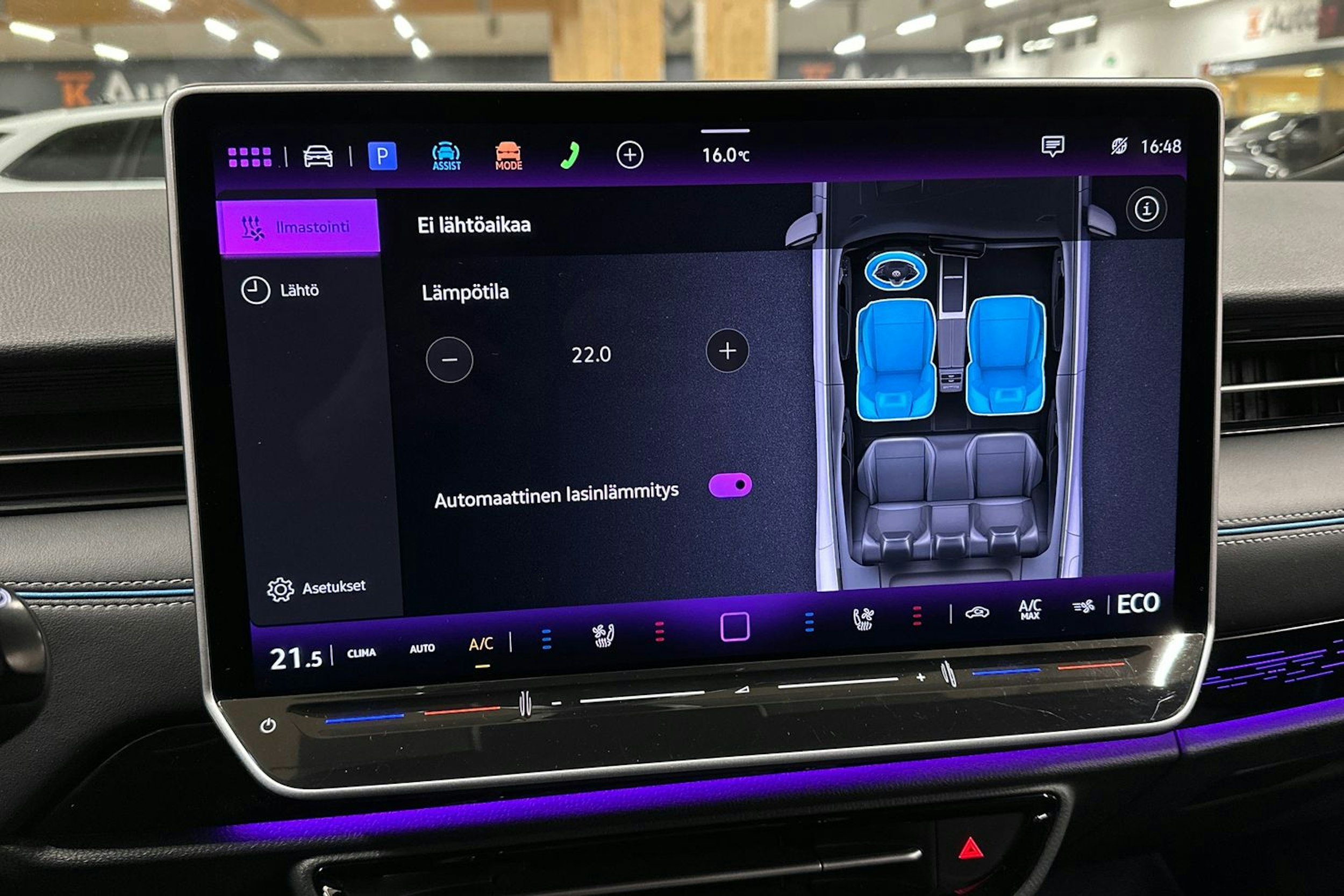 sininen Volkswagen ID.7 2024 kuva 20.