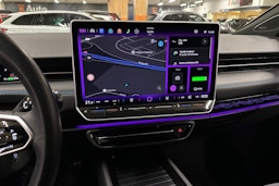 sininen Volkswagen ID.7 2024 kuva 21.