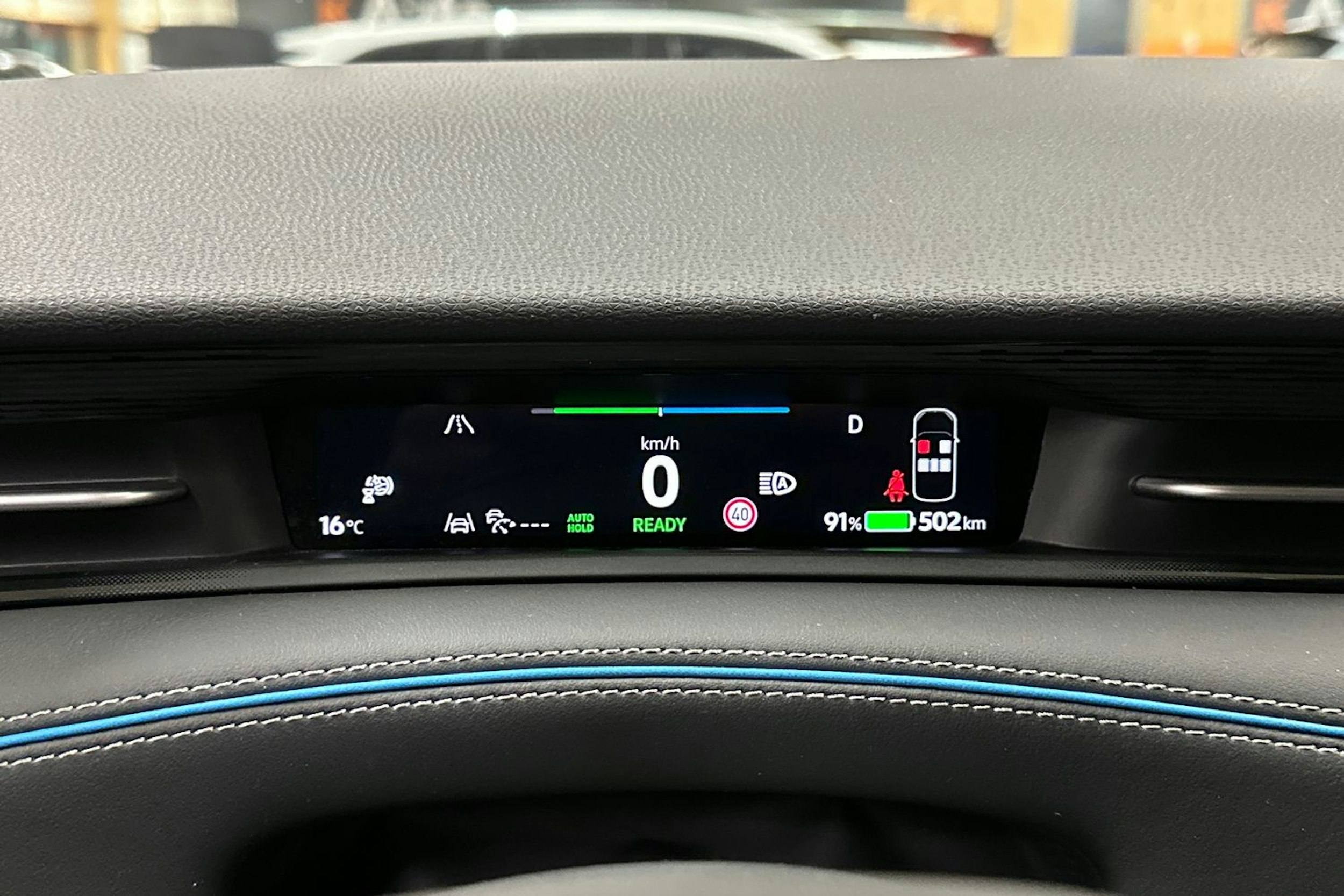 sininen Volkswagen ID.7 2024 kuva 23.