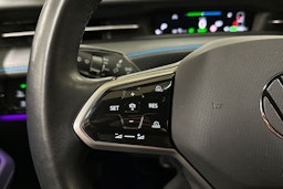 sininen Volkswagen ID.7 2024 kuva 24.