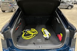 sininen Volkswagen ID.7 2024 kuva 28.