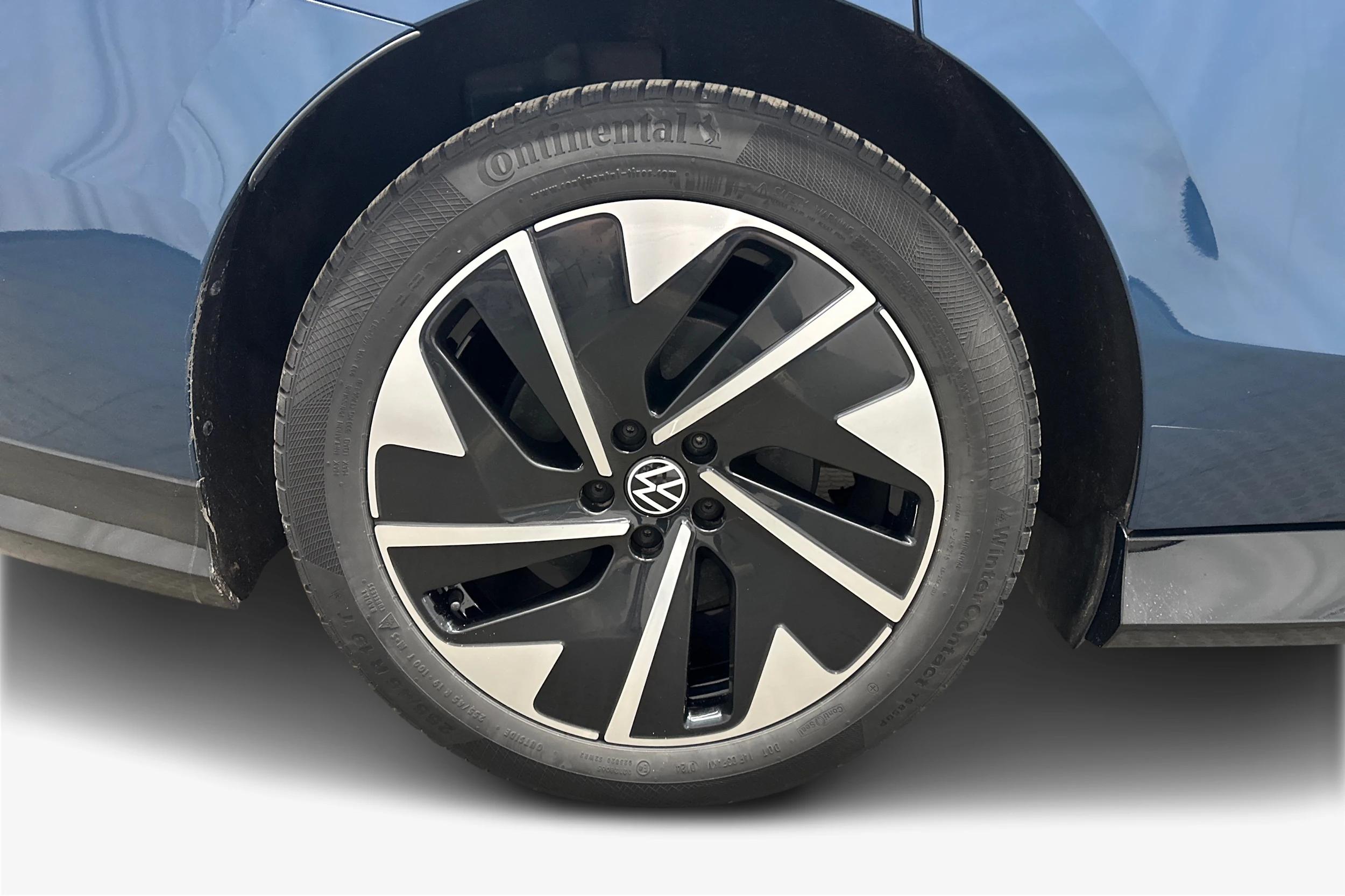 sininen Volkswagen ID.7 2024 kuva 12.