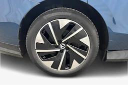 sininen Volkswagen ID.7 2024 kuva 12.