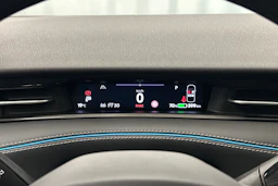 sininen Volkswagen ID.7 2024 kuva 17.