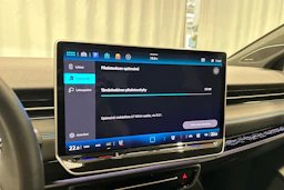 sininen Volkswagen ID.7 2024 kuva 22.