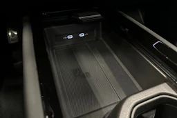 sininen Volkswagen ID.7 2024 kuva 28.