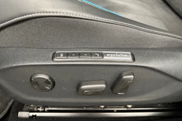 sininen Volkswagen ID.7 2024 kuva 31.