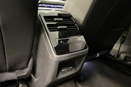 sininen Volkswagen ID.7 2024 kuva 33.