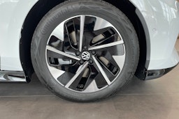 valkoinen Volkswagen ID.7 2024 kuva 6.