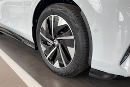 valkoinen Volkswagen ID.7 2024 kuva 7.