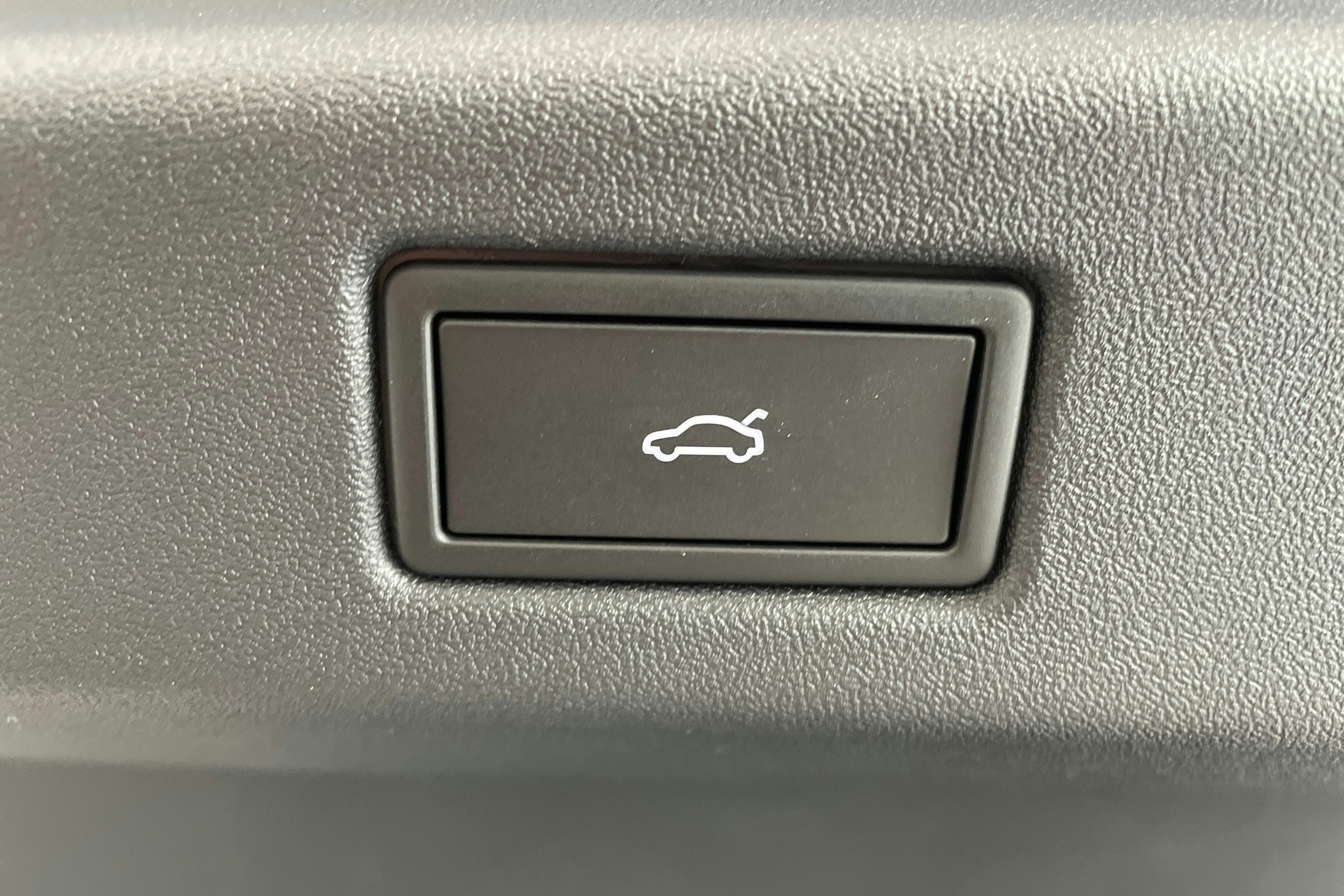 valkoinen Volkswagen ID.7 2024 kuva 10.