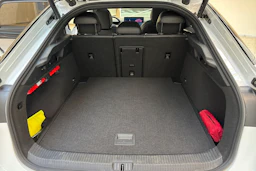 valkoinen Volkswagen ID.7 2024 kuva 12.