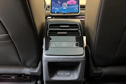 valkoinen Volkswagen ID.7 2024 kuva 14.