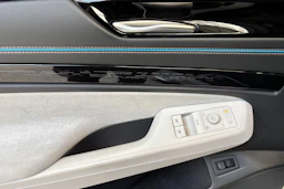 valkoinen Volkswagen ID.7 2024 kuva 18.