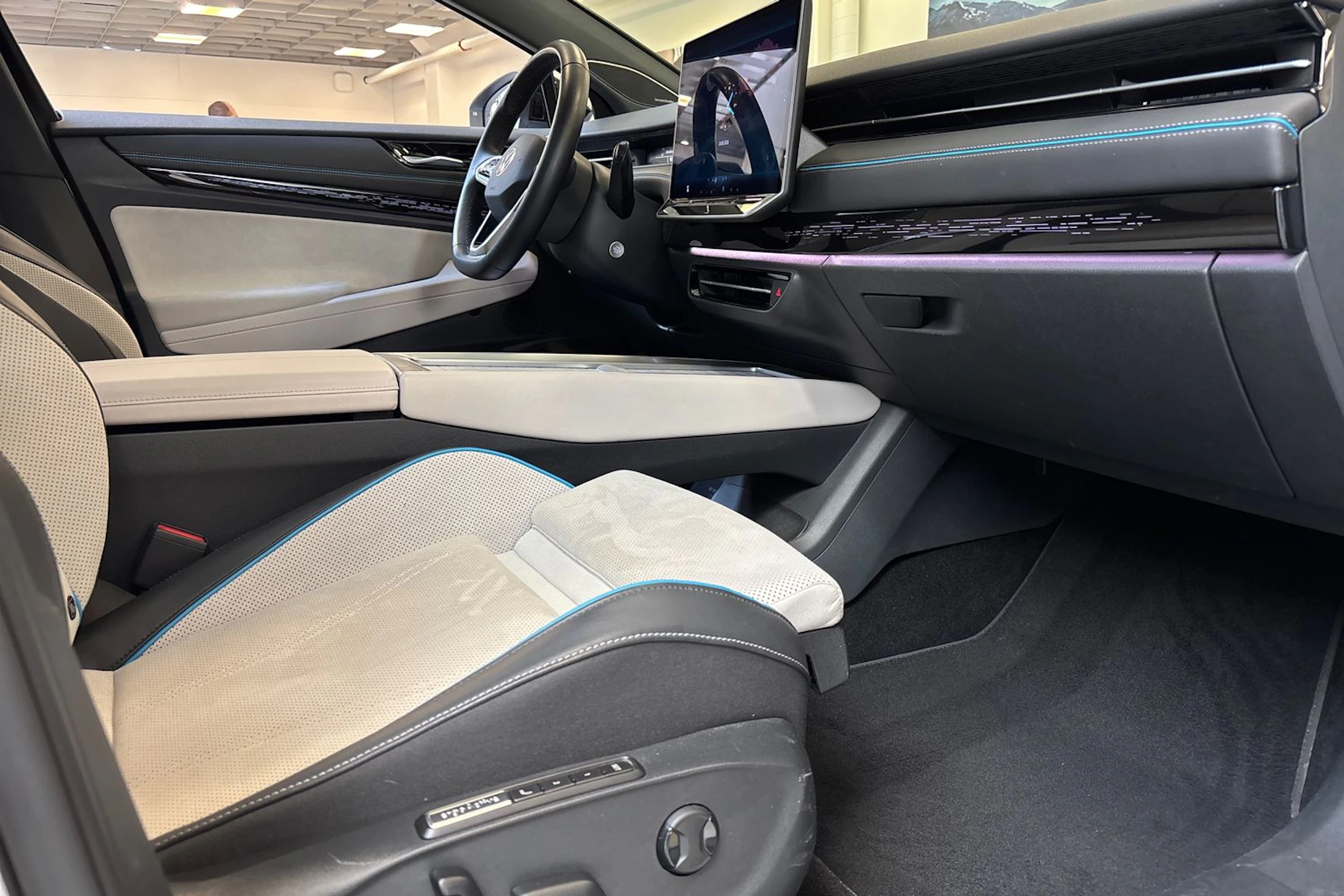 valkoinen Volkswagen ID.7 2024 kuva 29.