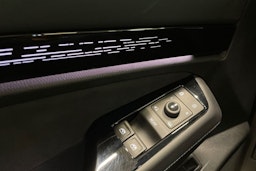 sininen Volkswagen ID.7 2024 kuva 33.