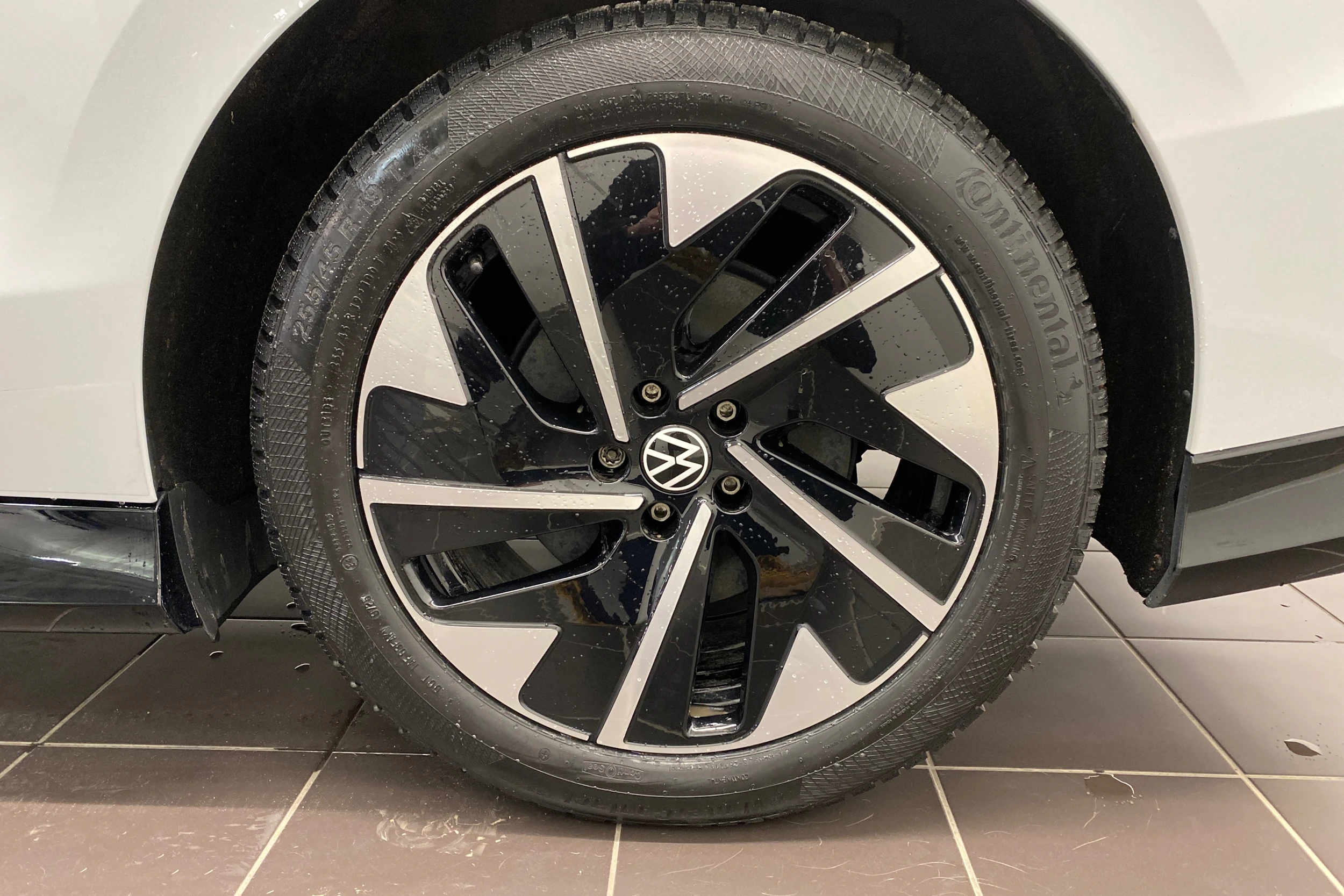 harmaa Volkswagen ID.7 2024 kuva 10.