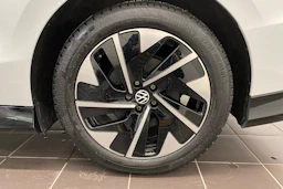 harmaa Volkswagen ID.7 2024 kuva 10.