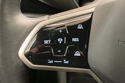 harmaa Volkswagen ID.7 2024 kuva 16.