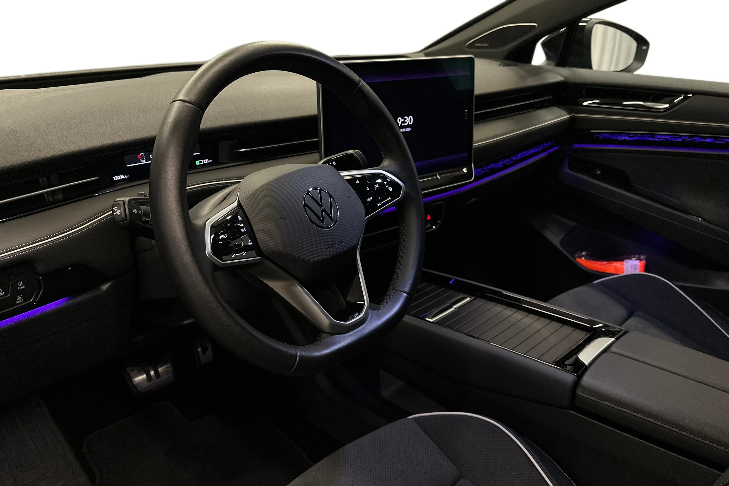 sininen Volkswagen ID.7 2025 kuva 6.