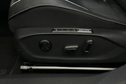 sininen Volkswagen ID.7 2025 kuva 35.
