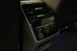 sininen Volkswagen ID.7 2025 kuva 36.