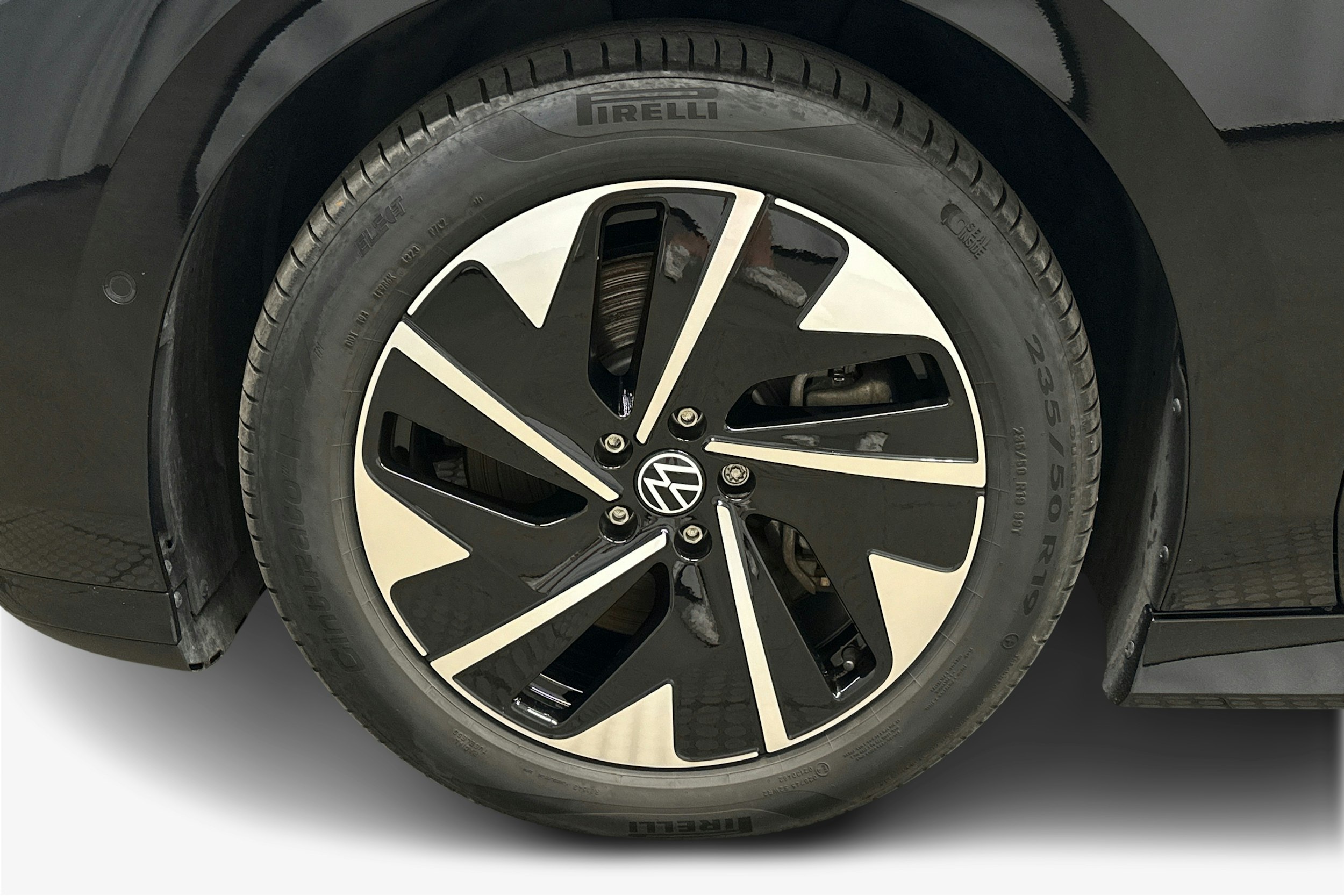 musta Volkswagen ID.7 2024 kuva 11.