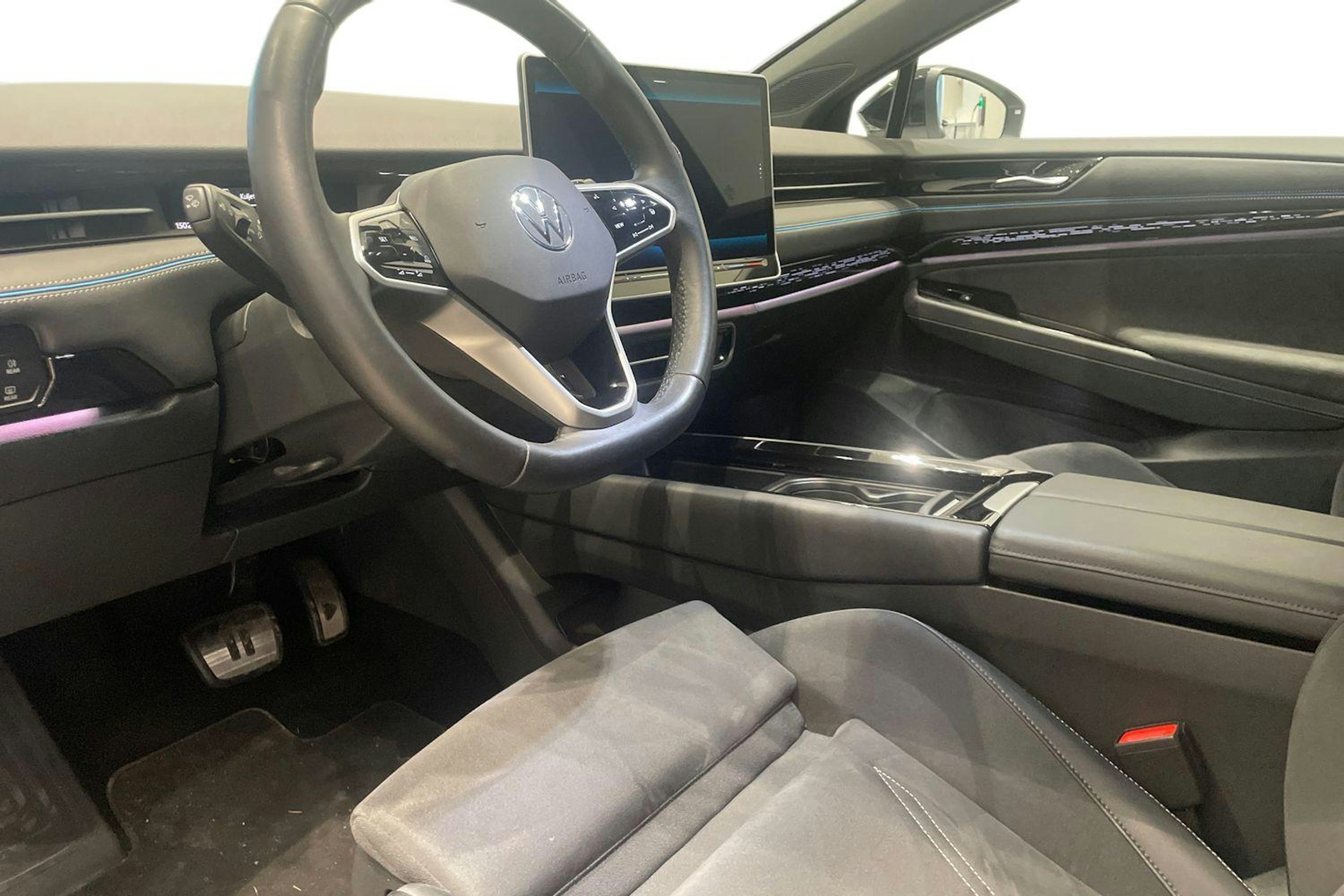 valkoinen Volkswagen ID.7 2024 kuva 6.