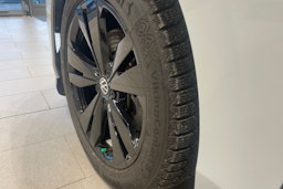 valkoinen Volkswagen ID.7 2024 kuva 10.