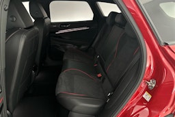 punainen Volkswagen ID.7 2024 kuva 4.