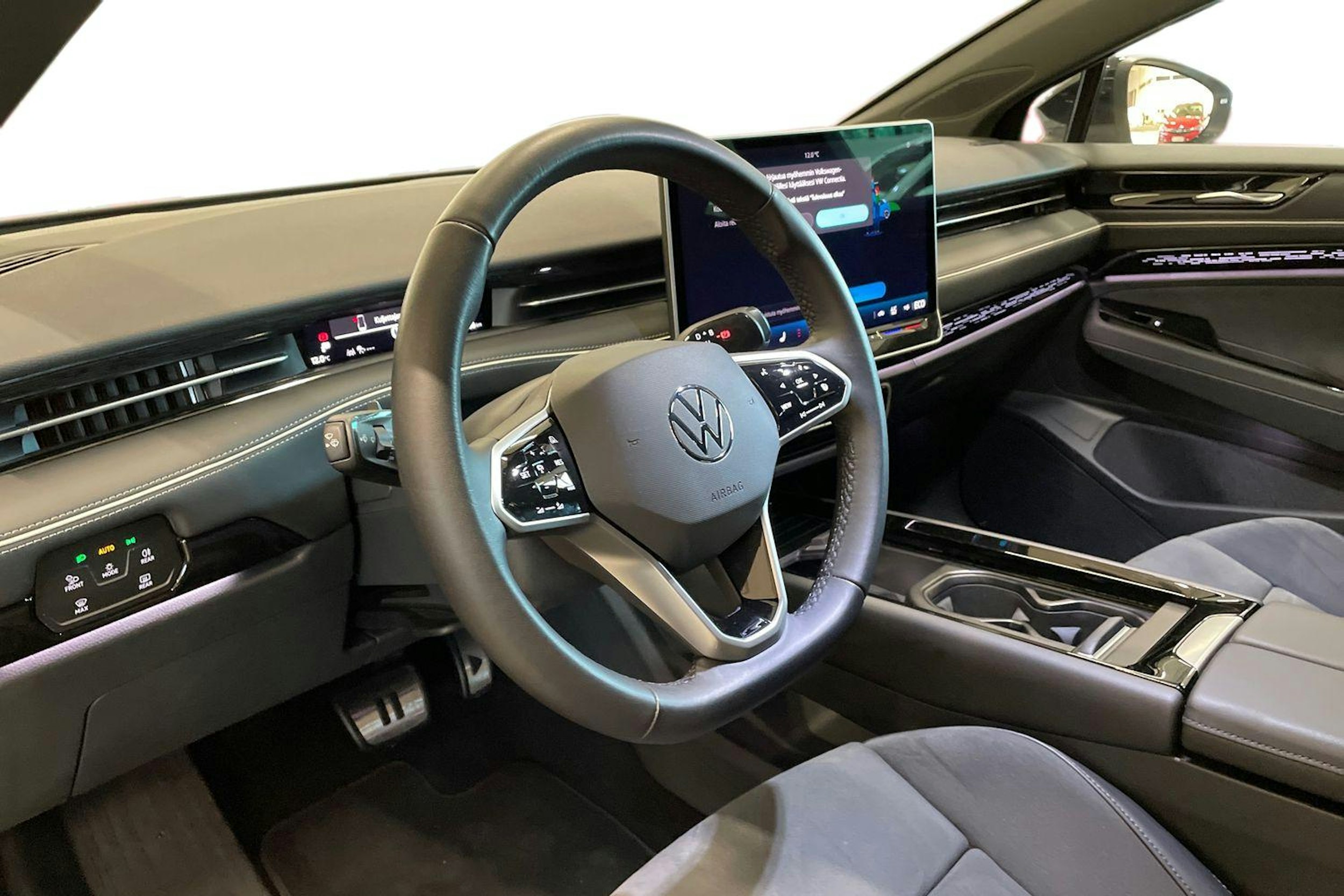 valkoinen Volkswagen ID.7 2024 kuva 7.