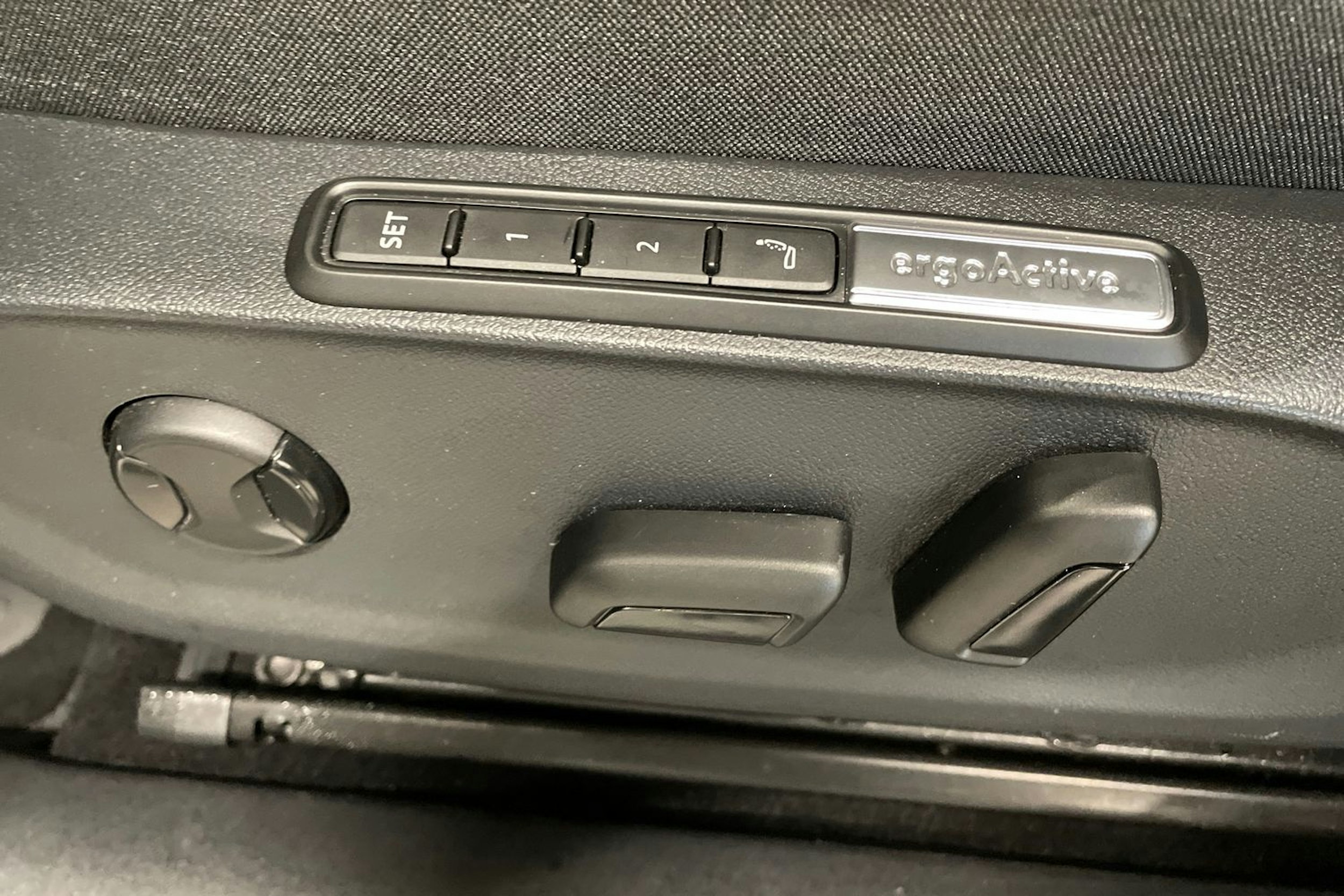 valkoinen Volkswagen ID.7 2024 kuva 15.