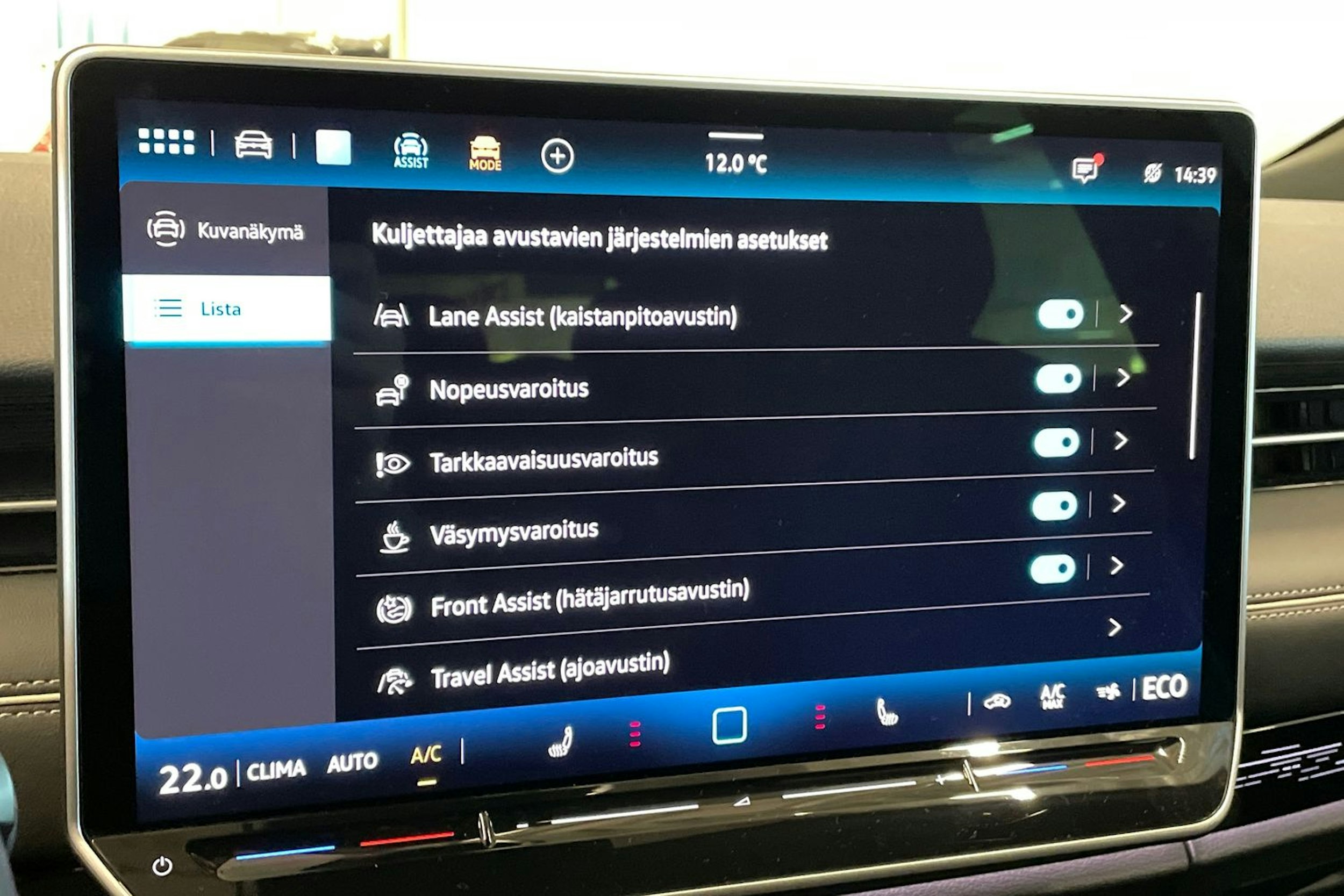 valkoinen Volkswagen ID.7 2024 kuva 37.