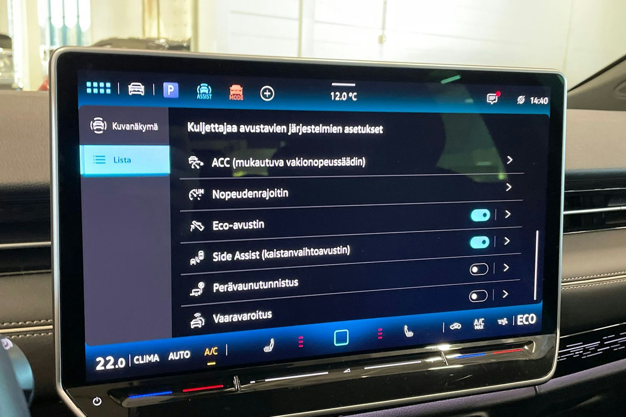 valkoinen Volkswagen ID.7 2024 kuva 38.