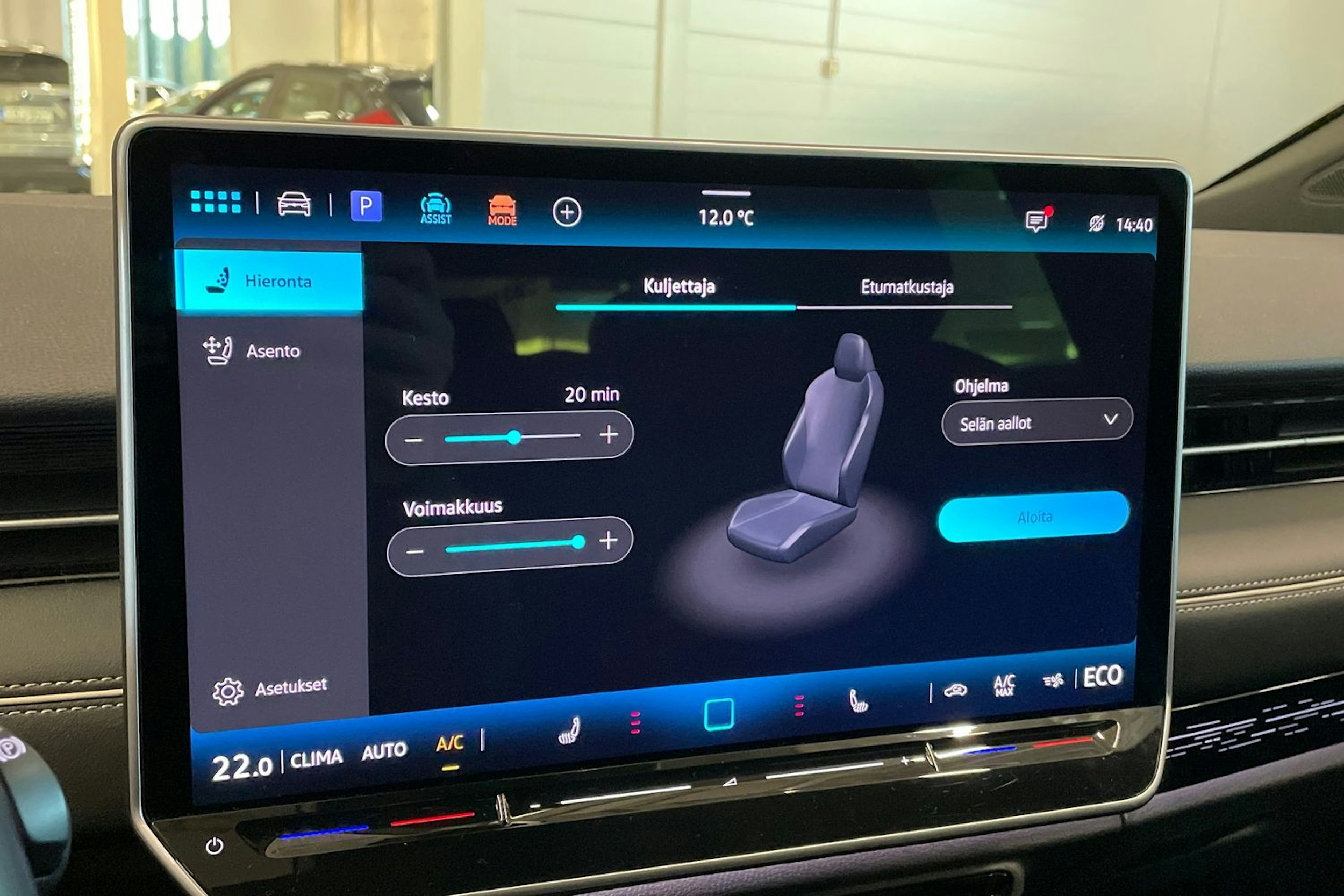 valkoinen Volkswagen ID.7 2024 kuva 40.