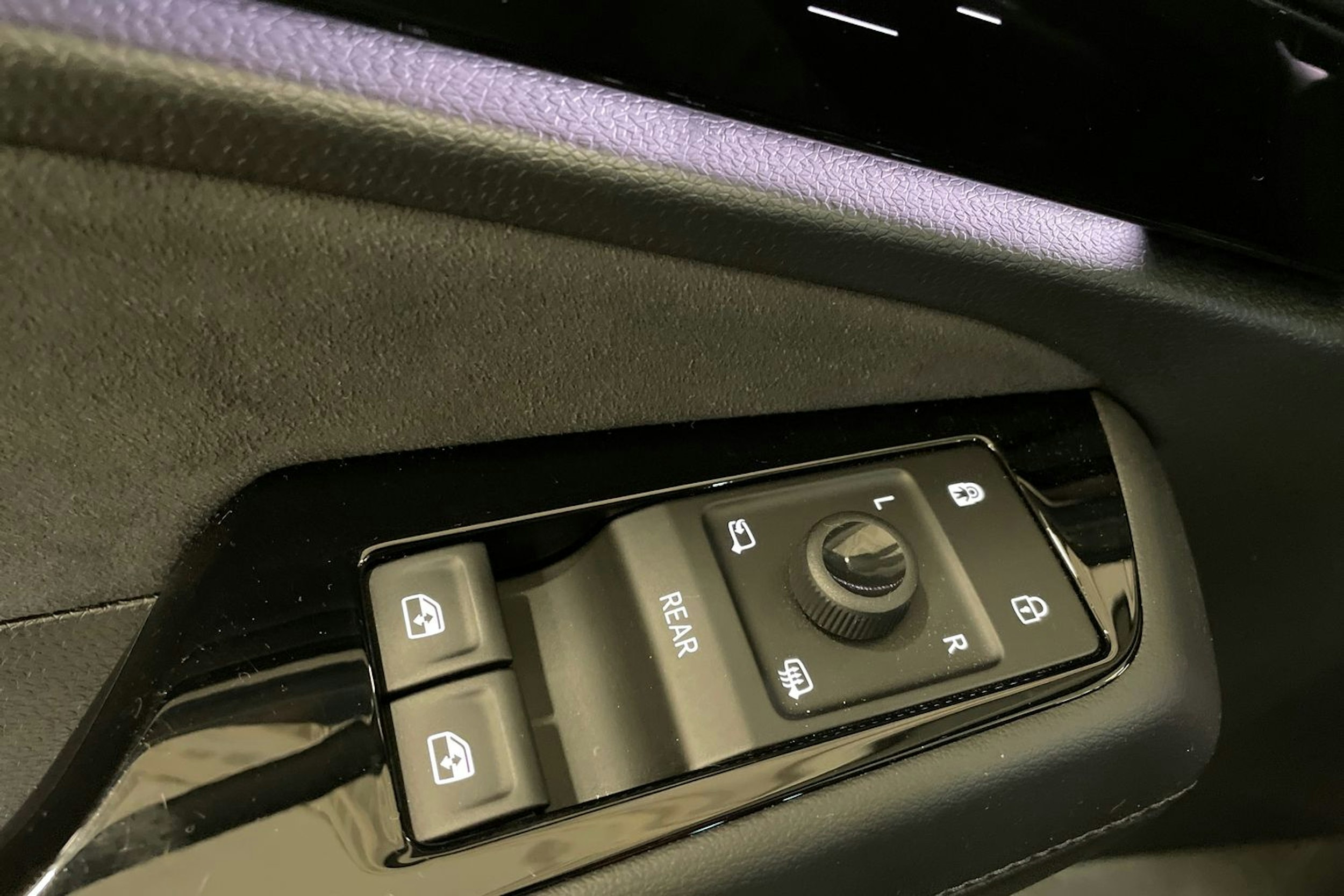 valkoinen Volkswagen ID.7 2024 kuva 43.