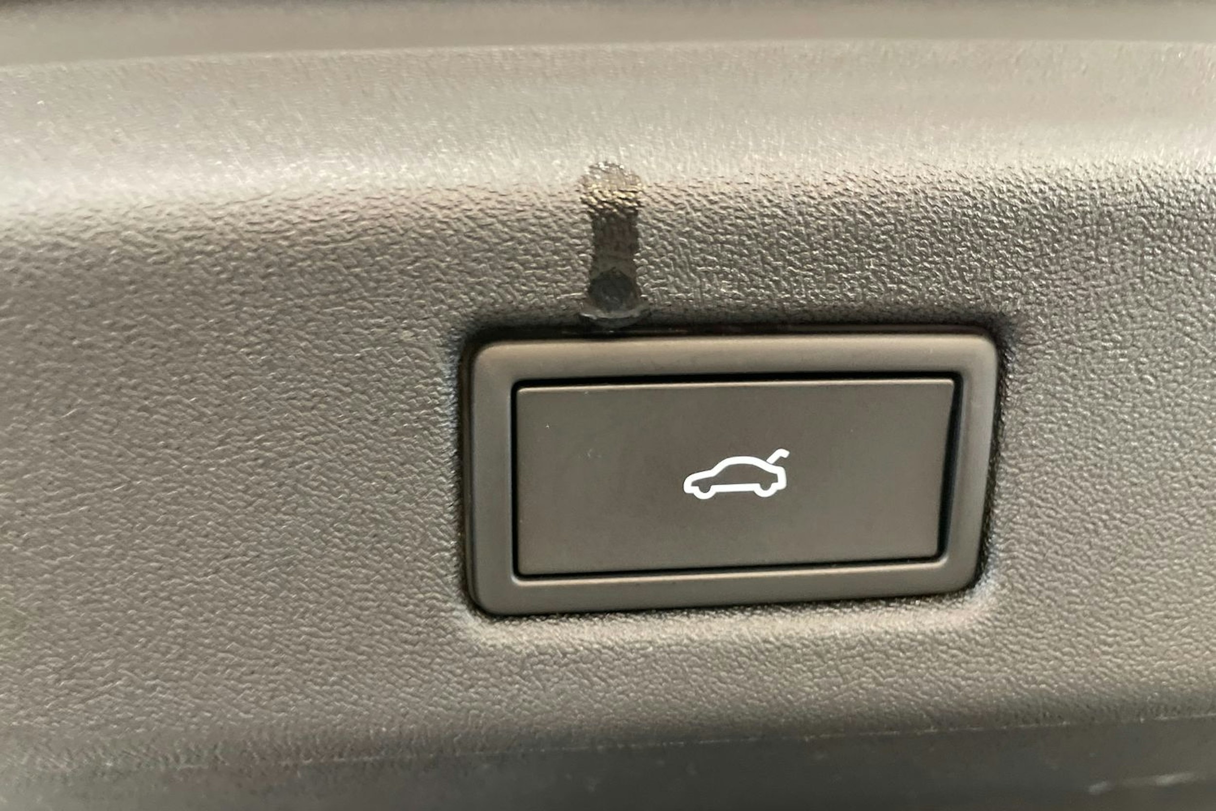 valkoinen Volkswagen ID.7 2024 kuva 46.