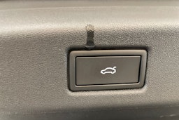 valkoinen Volkswagen ID.7 2024 kuva 46.