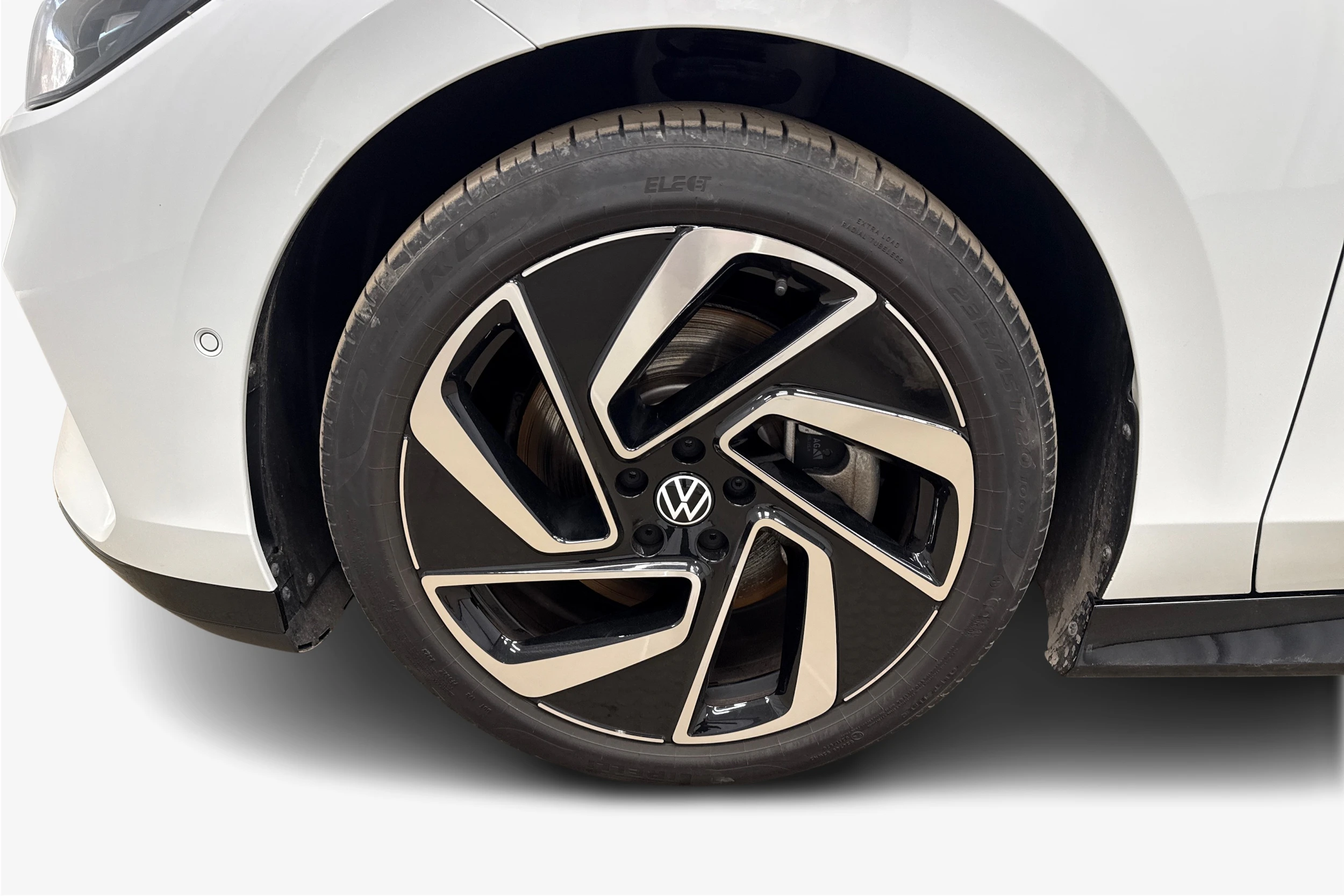 valkoinen Volkswagen ID.7 2024 kuva 9.
